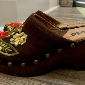 Retro Mudd Floral Embroidered Studded Wood Clogs